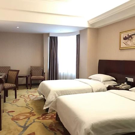 Vienna Hotel Shenzhen Yinhu Bus Station Exterior foto